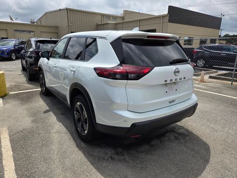 Used 2025 Nissan Rogue SV FWD image 5