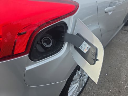 Certified 2018 Ford Focus Titanium image 14