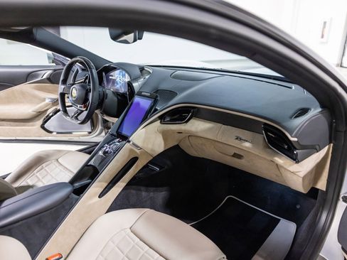 Used 2024 Ferrari Roma image 33