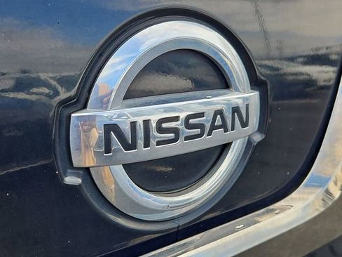 Used 2017 Nissan Titan Platinum Reserve image 28