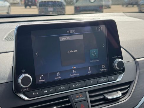 Used 2025 Nissan Altima 2.5 SV image 20