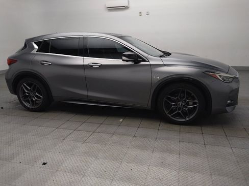 Used 2019 INFINITI QX30 Sport FWD image 11