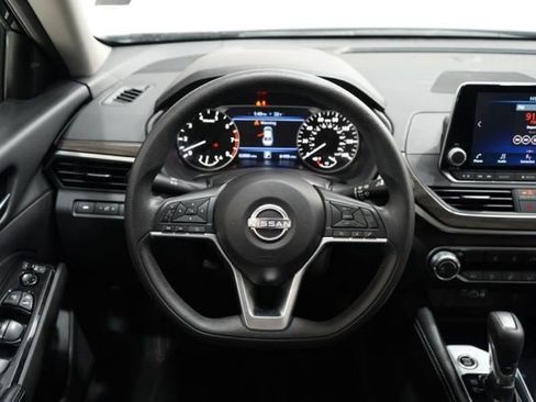 Used 2023 Nissan Altima 2.5 SV image 14