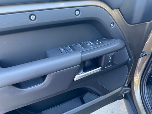 New 2026 Land Rover Defender 110 S AWD/4WD image 17