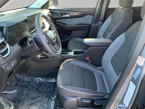 Used 2025 Chevrolet TrailBlazer LT image 7