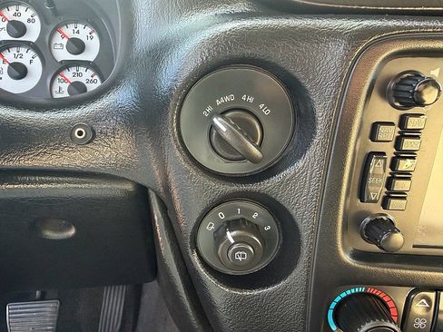 Used 2005 Chevrolet TrailBlazer LT image 14