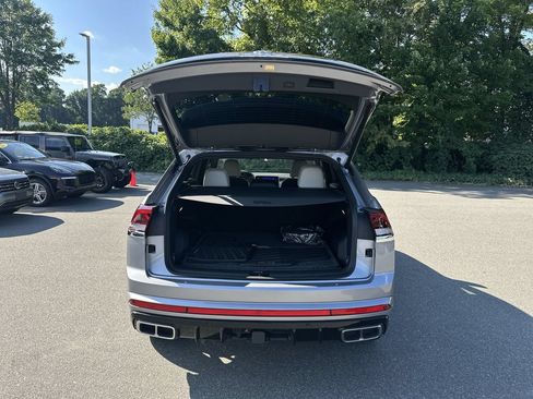 Used 2024 Volkswagen Atlas Cross Sport SEL Premium R-Line AWD/4WD image 34