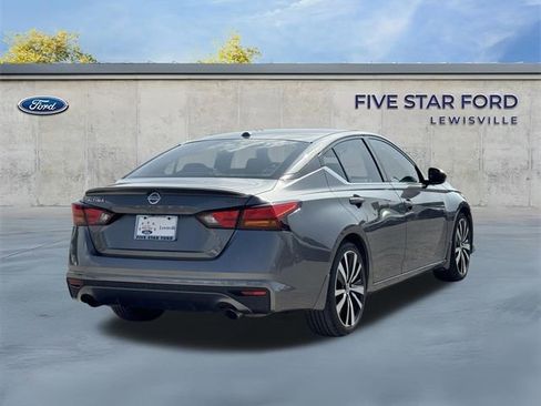 Used 2019 Nissan Altima 2.5 SR w/ SR Premium Package FWD image 4