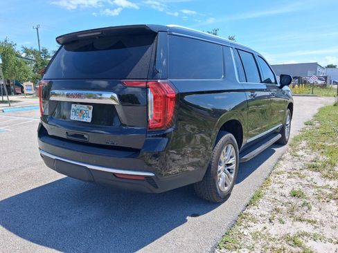 Used 2021 GMC Yukon XL SLT AWD/4WD image 6