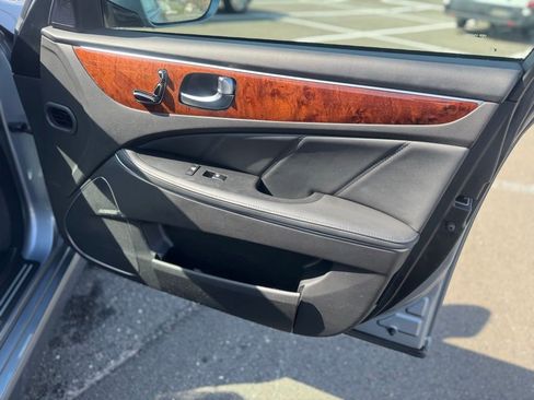 Used 2014 Hyundai Equus Signature RWD image 24