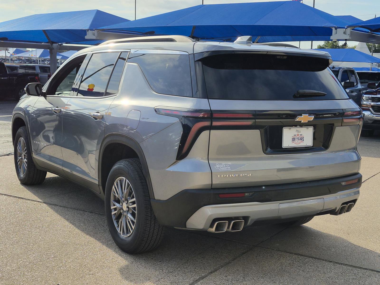 Used 2026 Chevrolet Traverse LT w/ Driver Confidence Package FWD image 5