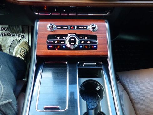 Used 2024 Lincoln Aviator Reserve w/ Equipment Group 201A image 36