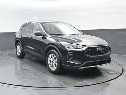 Used 2023 Ford Escape Active image 2