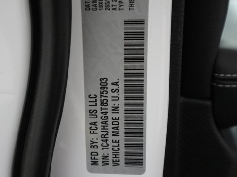 New 2026 Jeep Grand Cherokee Laredo AWD/4WD image 36