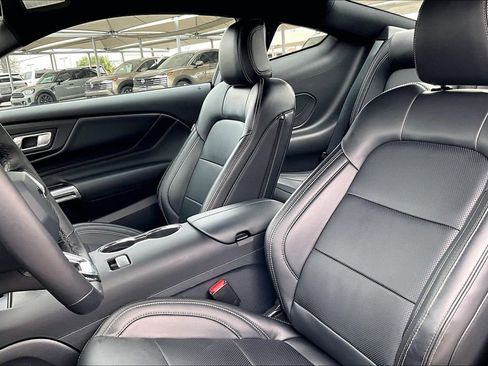 Used 2025 Ford Mustang Premium image 35