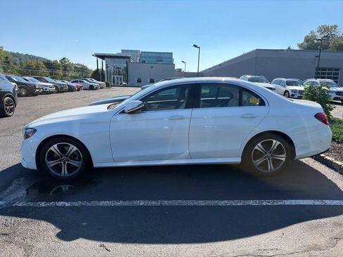 Certified 2018 Mercedes-Benz E 300 4MATIC image 3