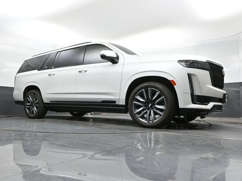 Used 2024 Cadillac Escalade ESV Sport Platinum AWD/4WD image 44
