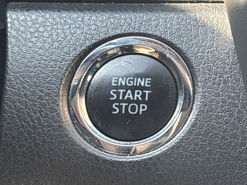 Used 2022 Toyota Camry SE w/ Convenience Package image 17