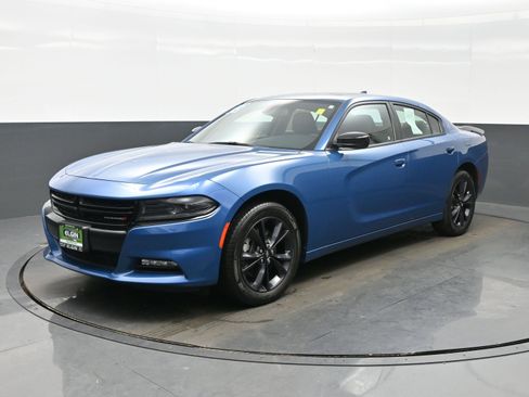 Used 2023 Dodge Charger SXT w/ Blacktop Package image 2