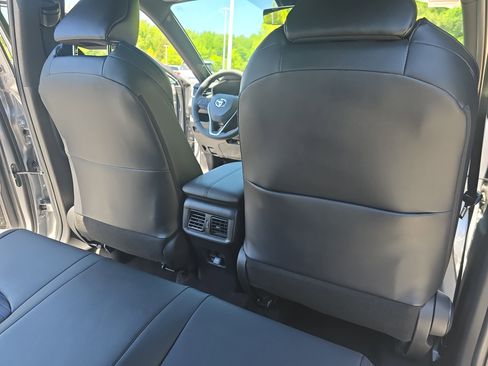 Used 2023 Toyota RAV4 XSE AWD/4WD image 11