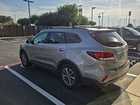Used 2019 Hyundai Santa Fe XL SE FWD image 12