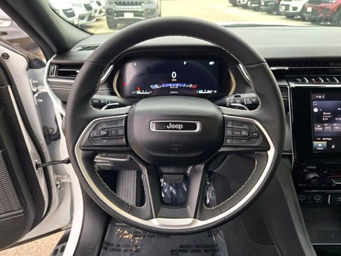 Certified 2024 Jeep Grand Cherokee L Altitude image 35