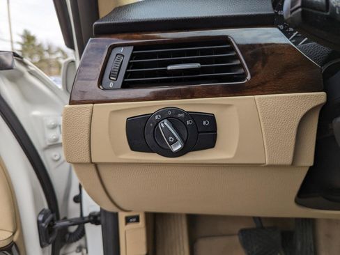 Used 2012 BMW 328i xDrive Wagon image 13