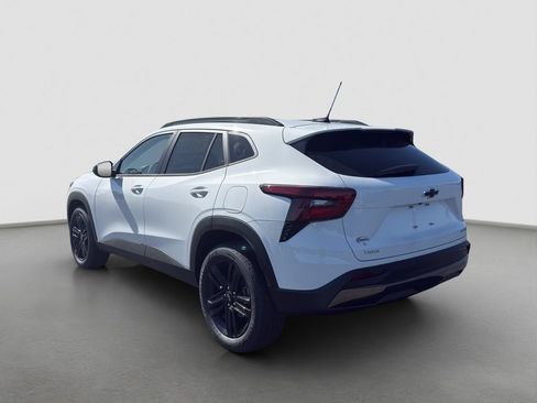 New 2026 Chevrolet Trax ACTIV w/ Sunroof Package FWD image 4