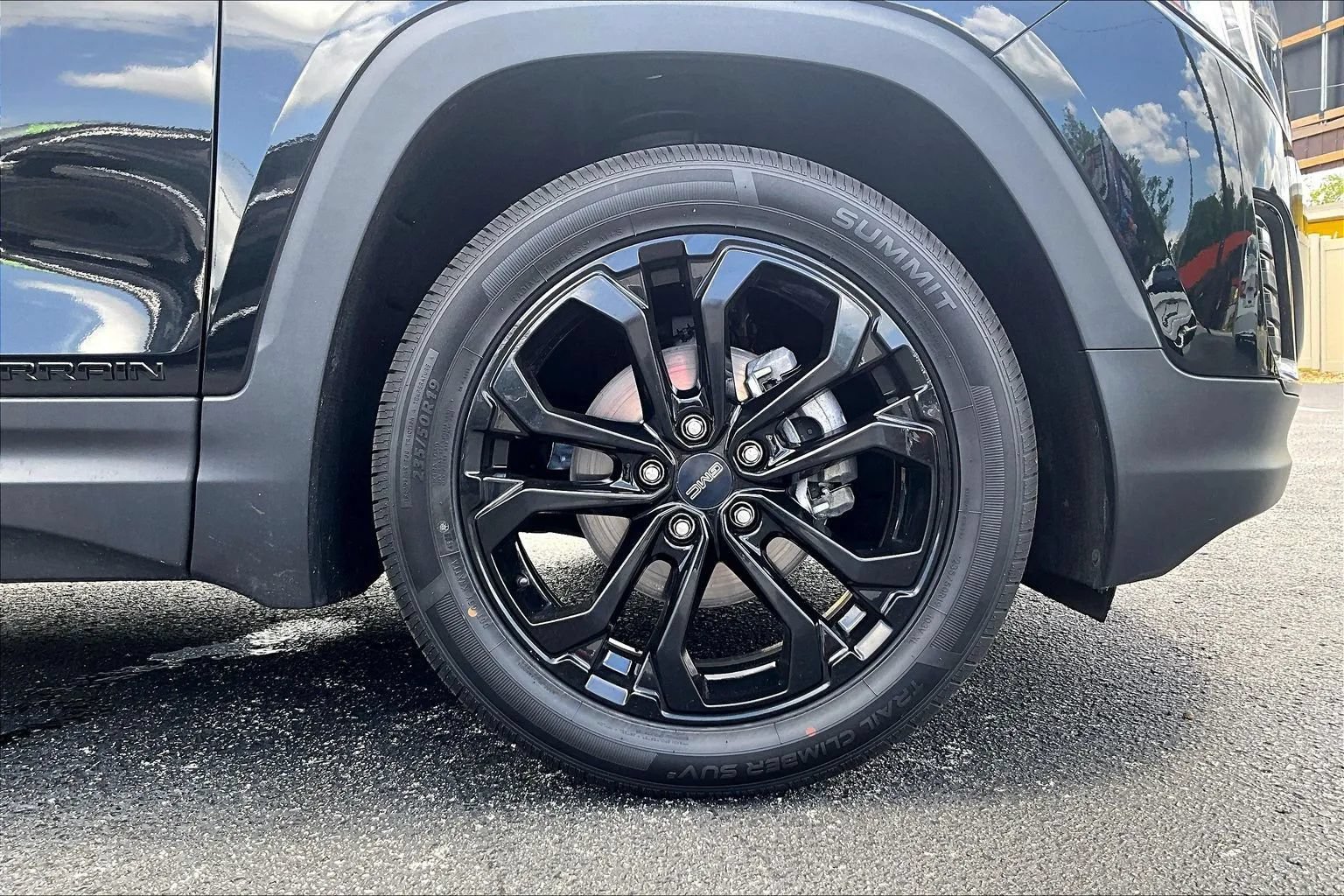 Used 2020 GMC Terrain SLE w/ Driver Convenience Package FWD image 8