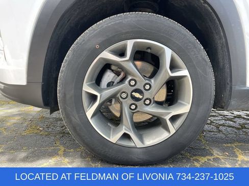 Used 2024 Chevrolet Trax LT w/ Driver Confidence Package FWD image 31