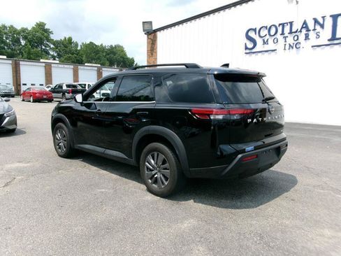 Used 2025 Nissan Pathfinder SV AWD/4WD image 8