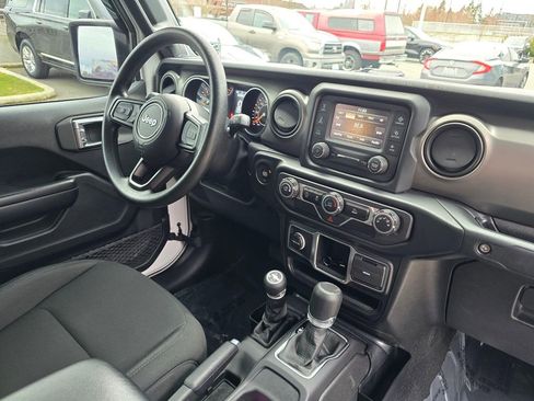 Used 2021 Jeep Gladiator Sport image 12