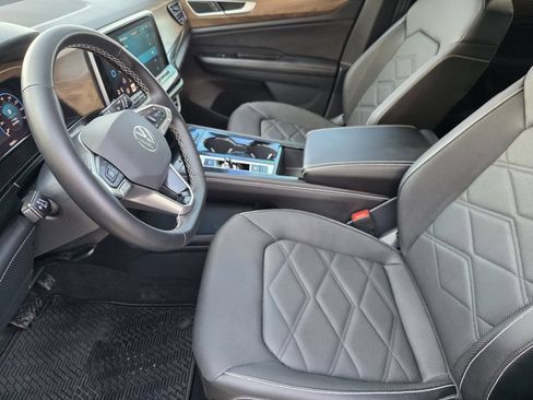 New 2026 Volkswagen Atlas SE FWD image 11