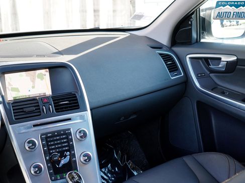 Used 2017 Volvo XC60 T5 Dynamic w/ Advanced Package image 23