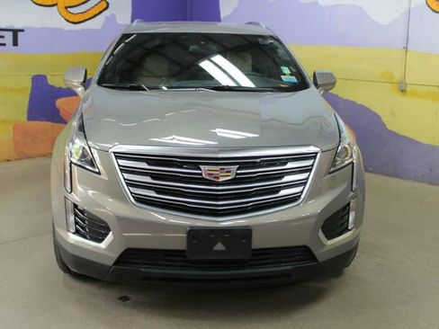 Used 2019 Cadillac XT5 FWD image 3