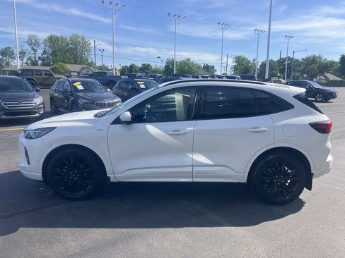 Used 2023 Ford Escape ST-Line Elite w/ Premium Technology Package AWD/4WD image 4