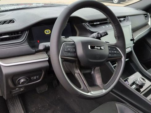 New 2026 Jeep Grand Cherokee Altitude image 11