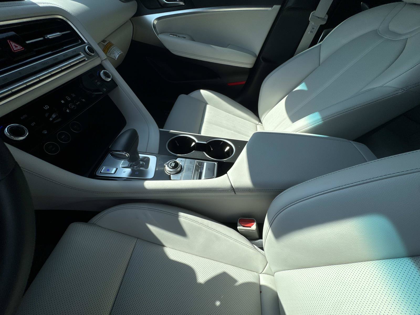 Used 2025 Genesis G70 2.5T RWD image 23