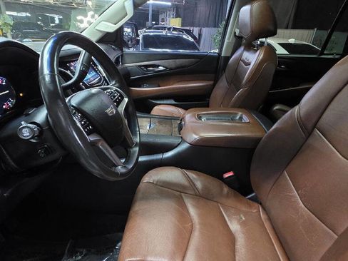 Used 2016 Cadillac Escalade Luxury image 19