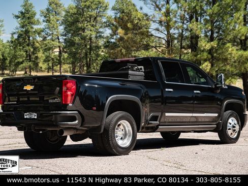 Used 2024 Chevrolet Silverado 3500 High Country w/ High Country Premium Package AWD/4WD image 3