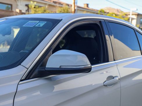Used 2018 BMW 340i Sedan w/ Premium Package RWD image 12