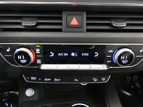 Used 2017 Audi A4 2.0T allroad Premium Plus w/ Premium Plus Package image 22