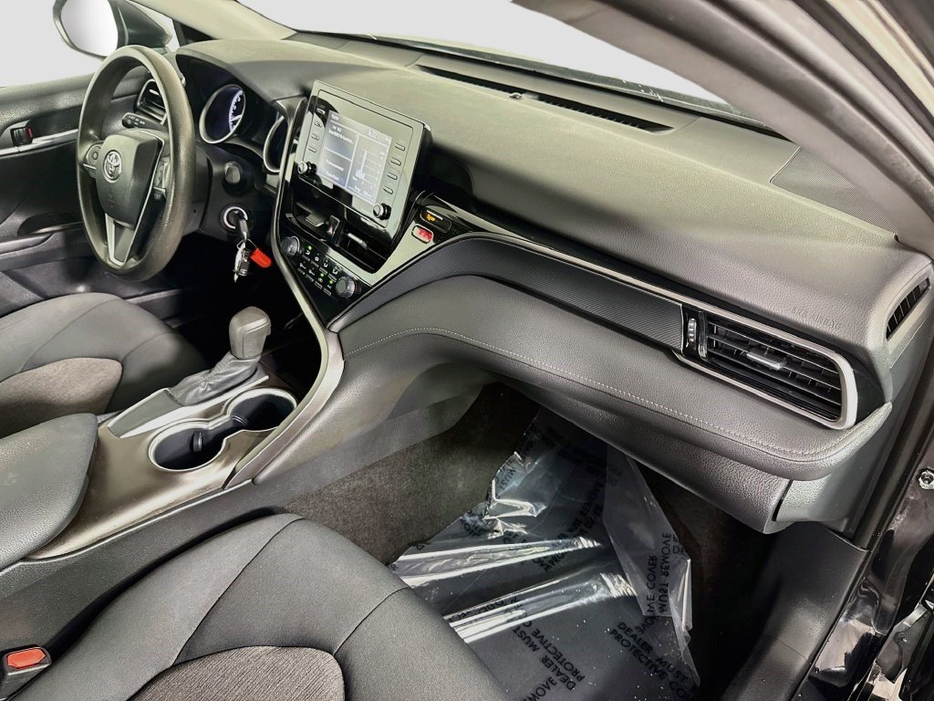 Used 2021 Toyota Camry LE FWD image 28
