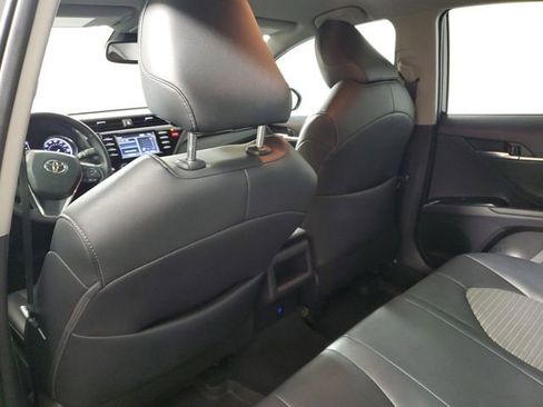 Used 2019 Toyota Camry SE w/ Convenience Package FWD image 8