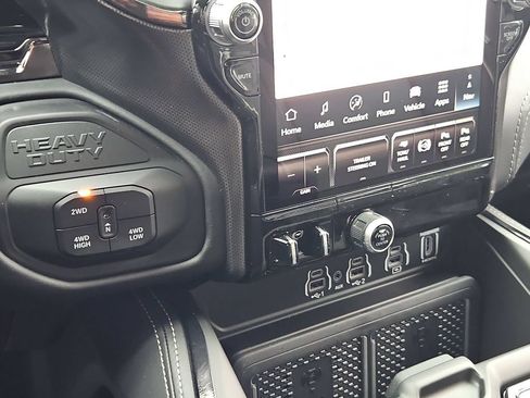 New 2026 RAM 2500 Limited AWD/4WD image 25
