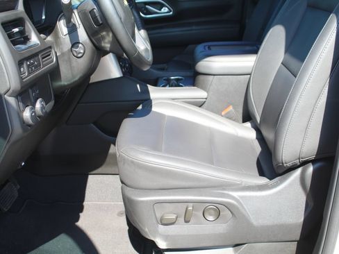 Used 2024 Chevrolet Tahoe LT w/ Luxury Package RWD image 10