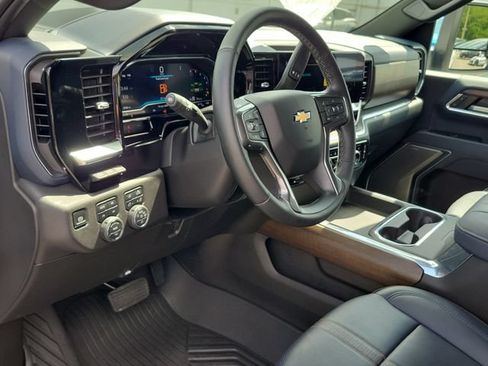 Certified 2025 Chevrolet Silverado 2500 High Country w/ Technology Package AWD/4WD image 17