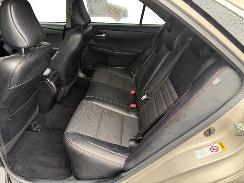 Used 2016 Toyota Camry SE FWD image 16