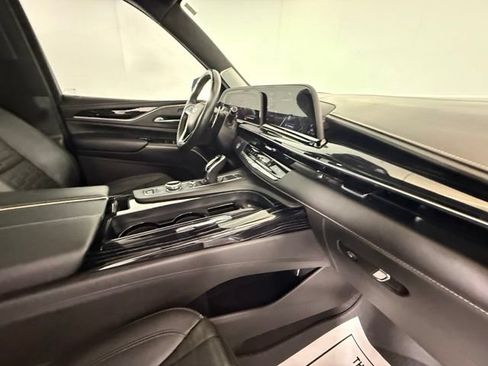 Used 2023 Cadillac Escalade V AWD/4WD image 52