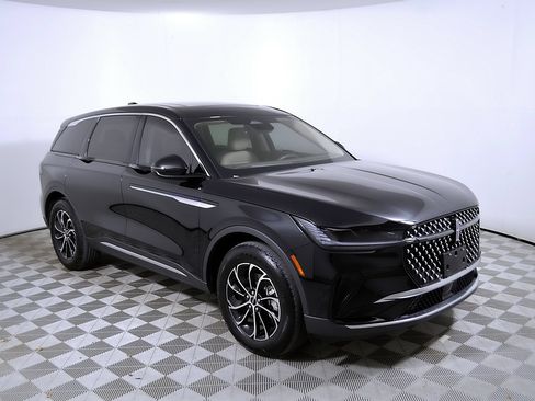 Used 2025 Lincoln Nautilus Premier w/ Equipment Group 102A AWD/4WD image 6